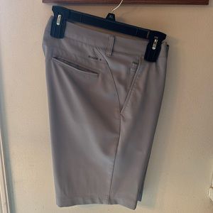 Men’s golf shorts